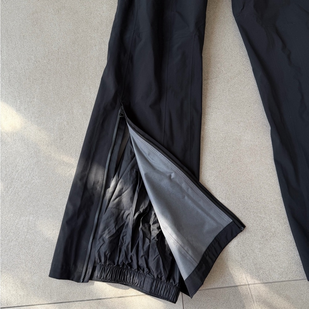 ALO Yoga Black Hooded Fur Trim Jumpsuit - Picture 9 of 9